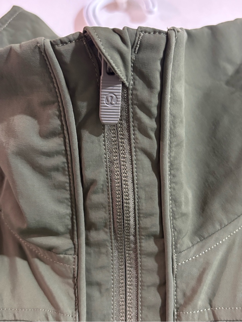 Olive Green Lululemon Women’s Lightweight Zip Front Jacket - Picture 3 of 8